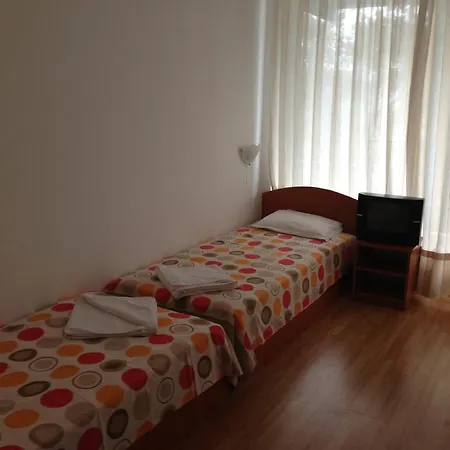 Diana Hotel מלון