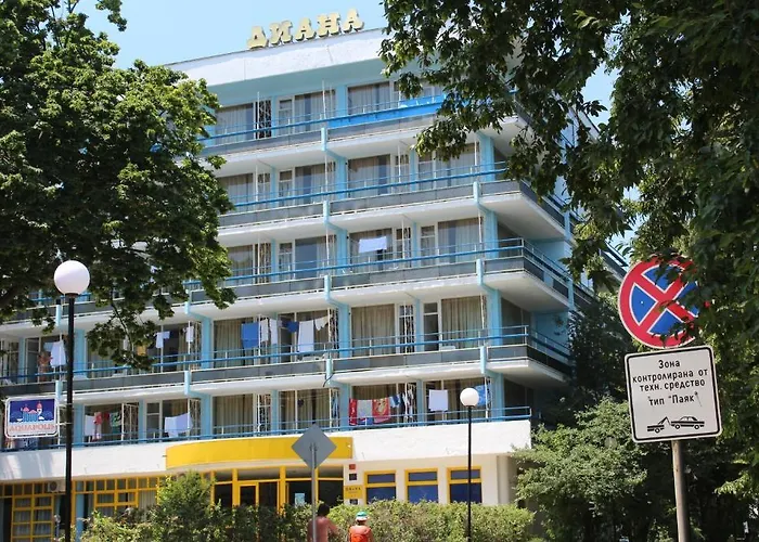 Diana Hotel Отель