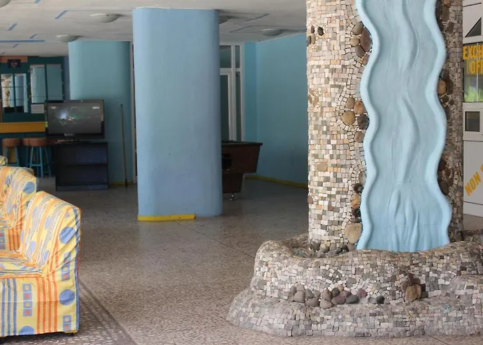 Diana Hotel Отель