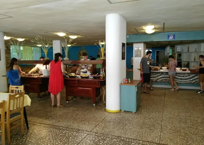 Diana Hotel Отель